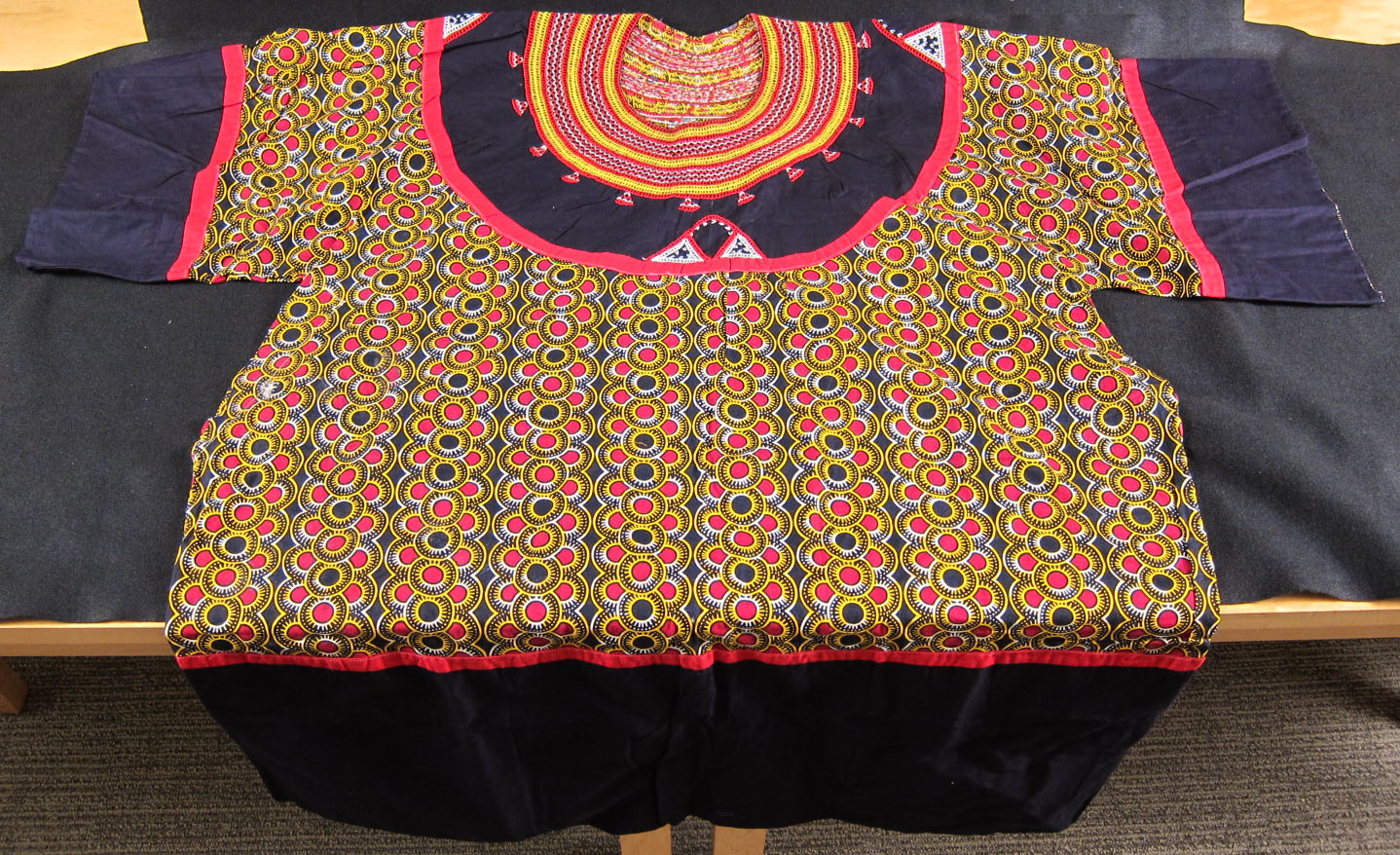 Clothing from Cameroon | Dickinson College
