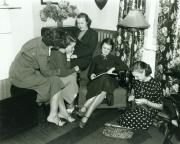 Pi Beta Phi sisters, 1937