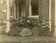 Class of 1902 in front of Lloyd Hall, 1902