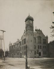Denny Hall, 1910