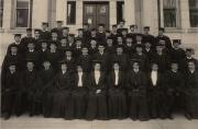 Class of 1906 outside Bosler Memorial Library, 1906