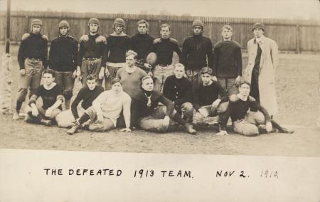Class of 1913 Football team, 1910