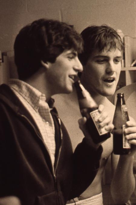 Students talk over drinks, c.1983