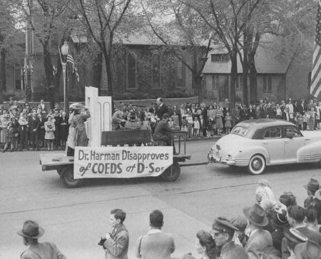 Dr. Harman Disapproves of Coeds at D-son Float, 1948