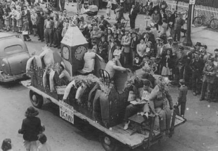 Veterans Return to Denny Float, 1948