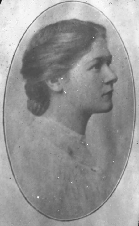Eva Esther Cass, 1907