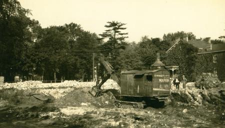 Alumni Gymnasium construction, 1927