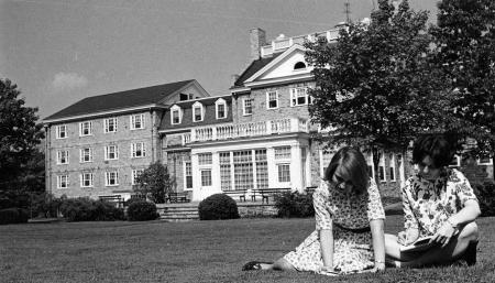 Students outside Drayer Hall, c.1965