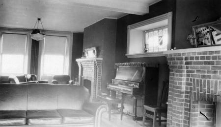 Kappa Sigma house interior, 1933