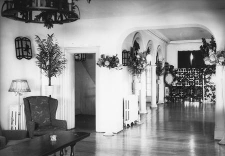 Phi Kappa Psi house interior, 1935