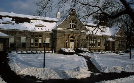 Tome Scientific Building in the snow, 1999