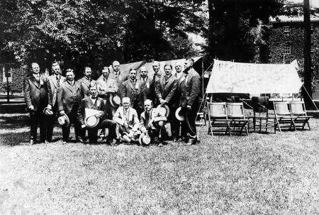 Alumni from Class of 1896 at their Twentieth Reunion, 1916