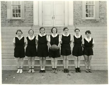Women's Basketball team, 1932