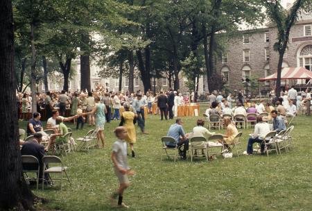 Alumni Weekend picnic, 1970