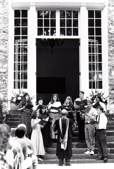 Students sing at Convocation, 1995