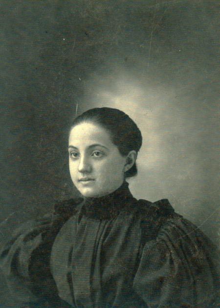 Blanche Una Beitzel, 1900