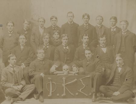 Phi Kappa Sigma, 1897