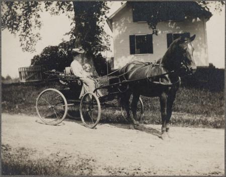 Zatae Longsdorff and daughter, c.1905