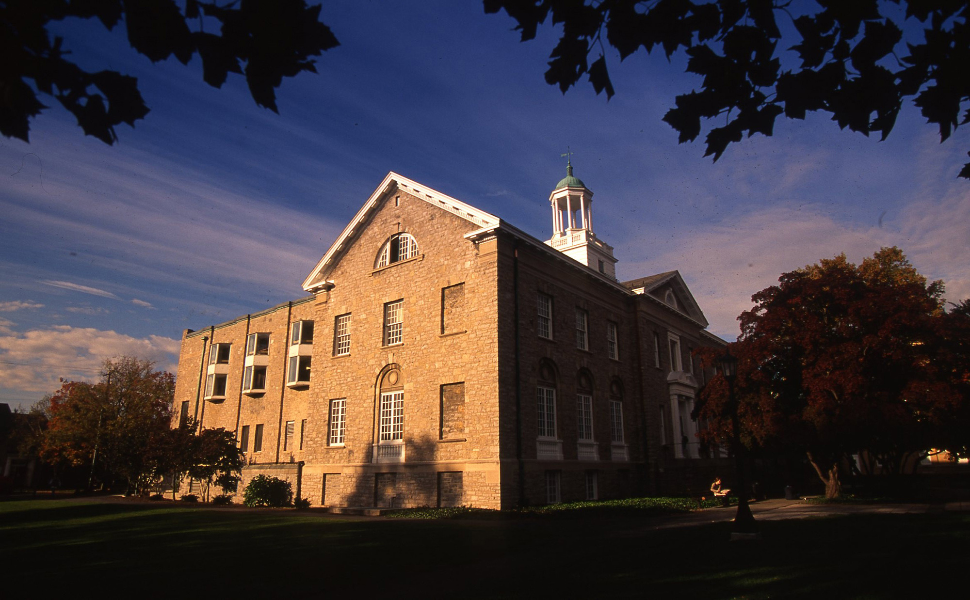 Weiss Center, 1994