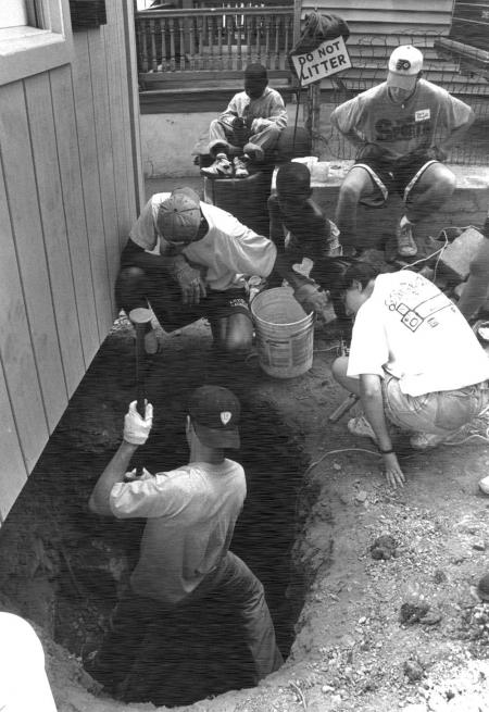 Volunteer construction work, 1995