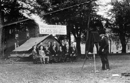 Alumni pose for the photographer, 1921