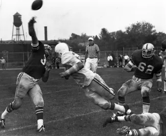 Passing the Ball, 1971