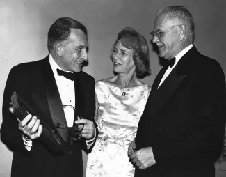 Eero Saarinen with Present Edel, Arts Award, 1959