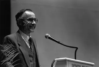 Arno Penzias, Priestley Award, 1989