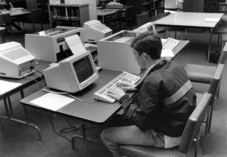 Spahr Library reference area, 1990