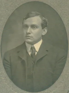 Horace Lind Hoch, 1902